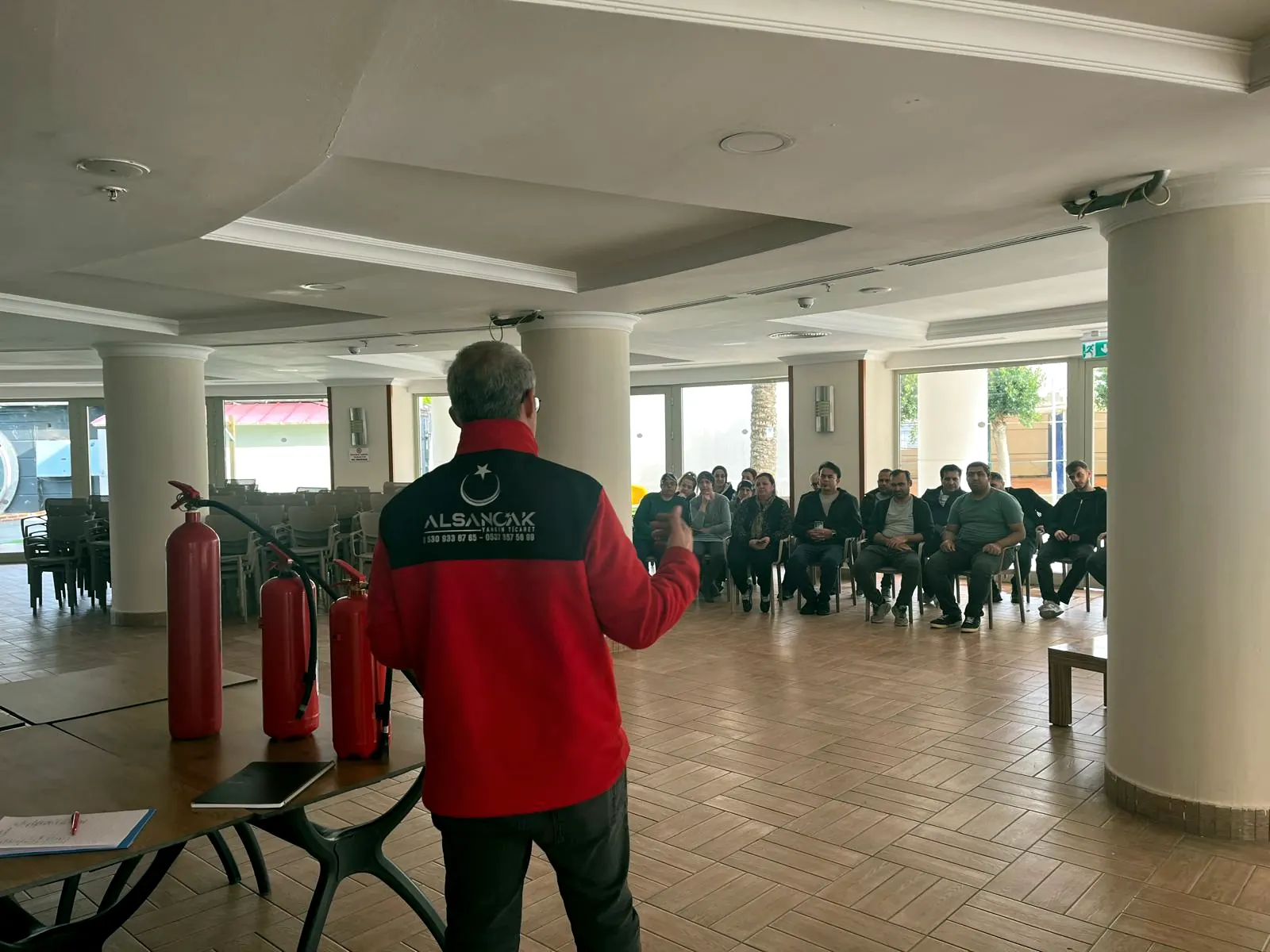 Kurum personeline yangın güvenliği eğitimi